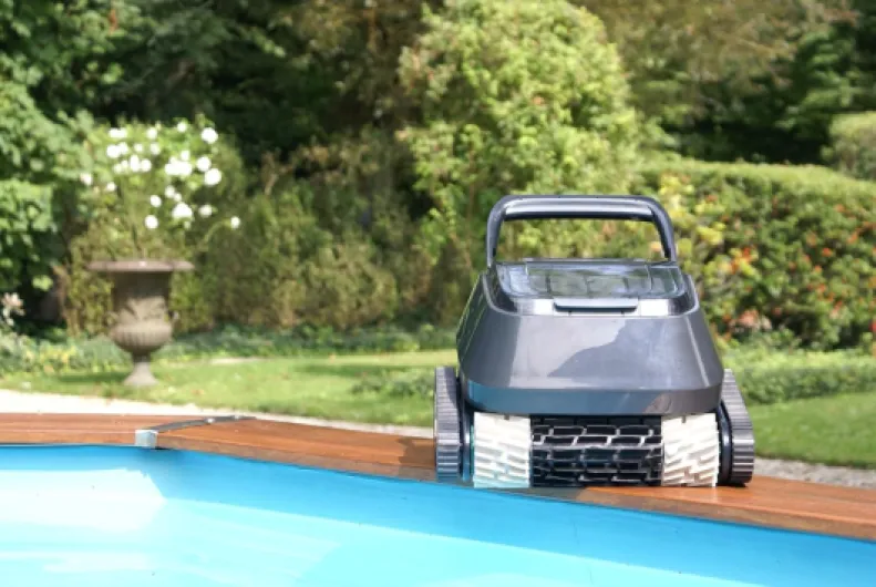 Robot Piscine Électrique Fond et Parois 7310-V2 - Nettoyage Automatique de 2H - Visualisation du Contenu du Panier - Faible Consommation Électrique - pour Piscines jusqu'à 10x5m